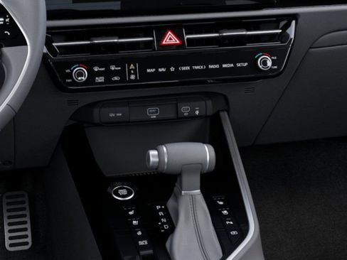 New 2025 Kia Niro SX Touring image 23