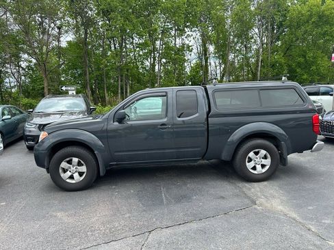 Used 2012 Nissan Frontier SV w/ SV Premium Utility Pkg AWD/4WD image 3