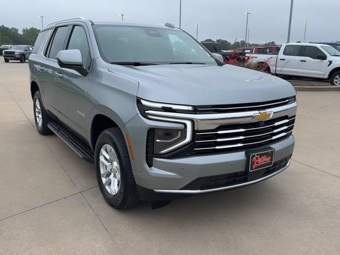 Used 2025 Chevrolet Tahoe LT AWD/4WD image 3