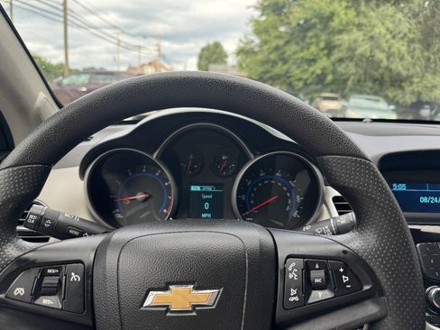 Used 2016 Chevrolet Cruze LS FWD image 25