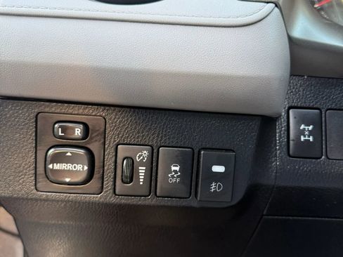 Used 2014 Toyota RAV4 LE AWD/4WD image 26