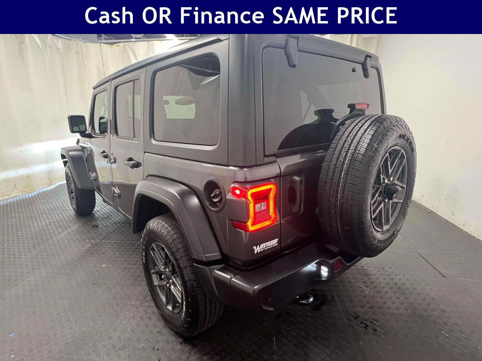 Used 2026 Jeep Wrangler Unlimited Sport AWD/4WD image 8