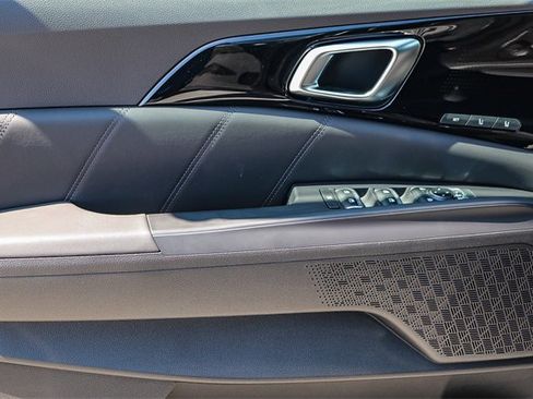 New 2025 Kia Carnival SX Prestige image 24