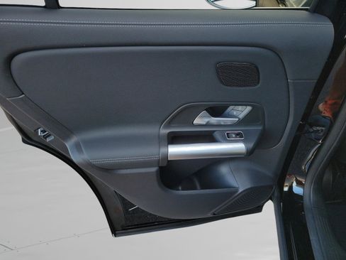 Certified 2025 Mercedes-Benz GLA 250 image 10