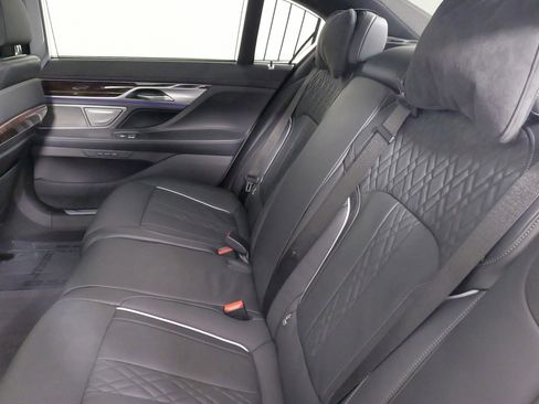 Used 2022 BMW 750i xDrive 750i xDrive w/ Executive Package image 43