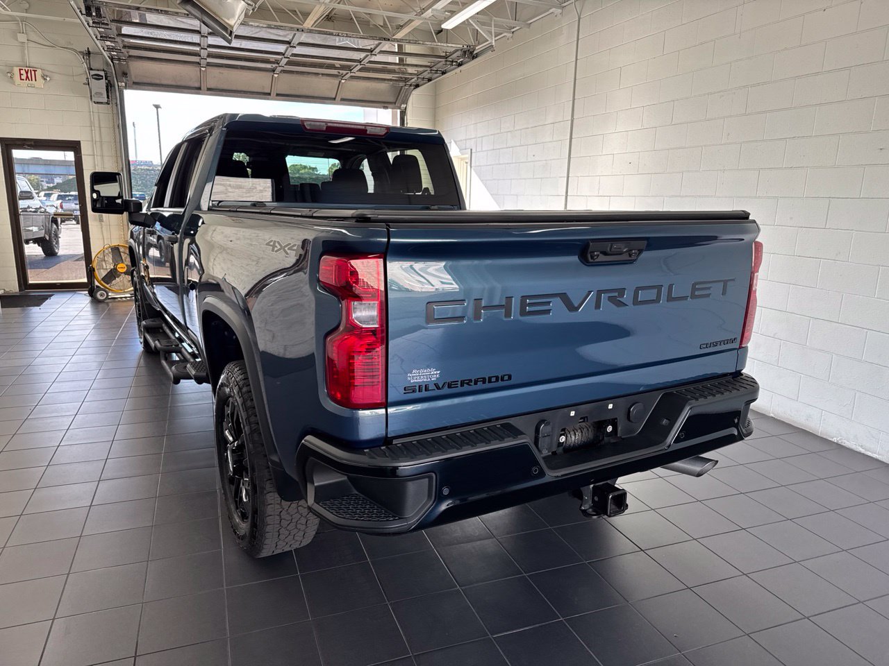 Used 2025 Chevrolet Silverado 2500 Custom w/ Custom Value Package AWD/4WD image 6
