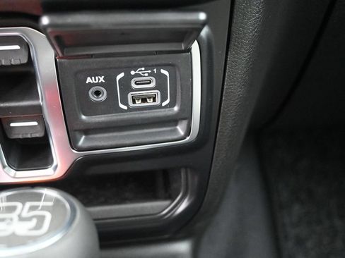 New 2026 Jeep Gladiator Sport AWD/4WD image 3
