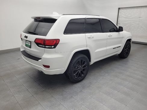 Used 2019 Jeep Grand Cherokee Altitude AWD/4WD image 10