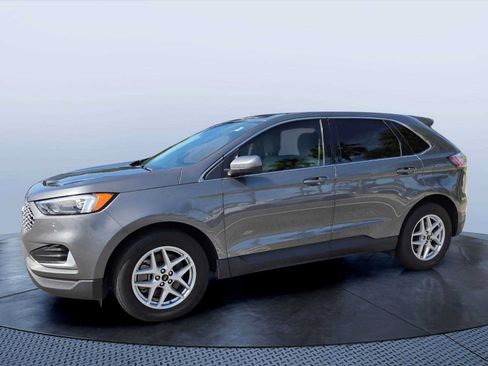 Used 2024 Ford Edge SEL AWD/4WD image 13