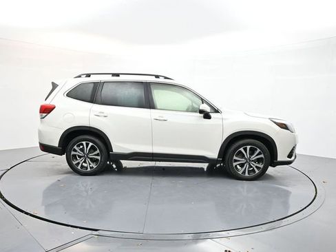 Used 2022 Subaru Forester Limited image 7