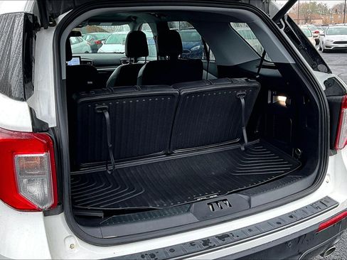 Used 2022 Ford Explorer XLT w/ Equipment Group 202A image 20