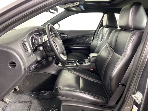 Used 2015 Dodge Charger R/T w/ Plus Group RWD image 17