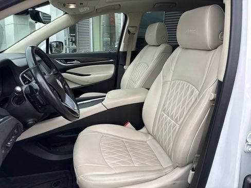 Used 2022 Buick Enclave Avenir w/ Avenir Technology Package AWD/4WD image 12