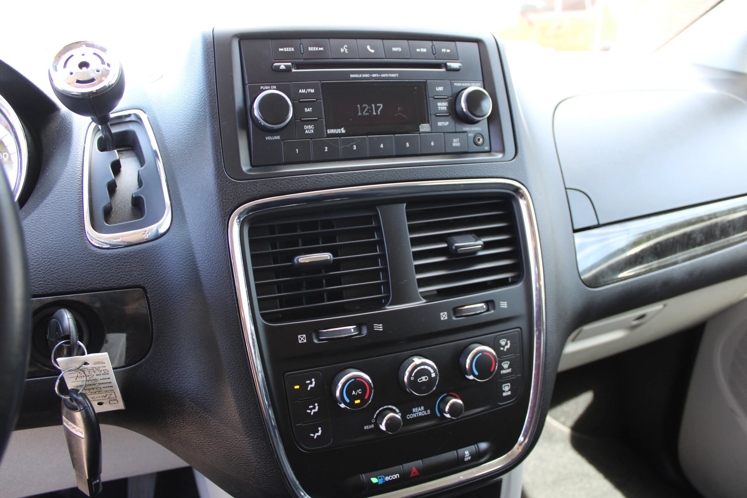 Used 2017 Dodge Grand Caravan SE w/ Power Window Group FWD image 11
