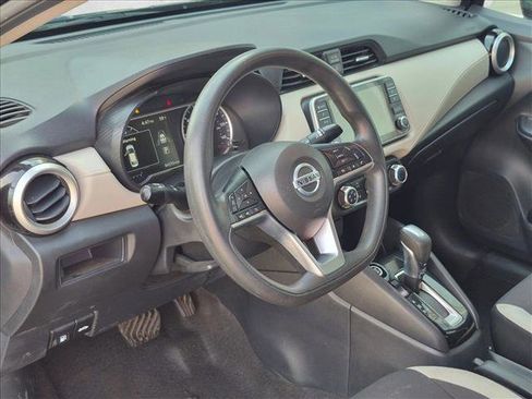 Used 2021 Nissan Versa SV FWD image 10