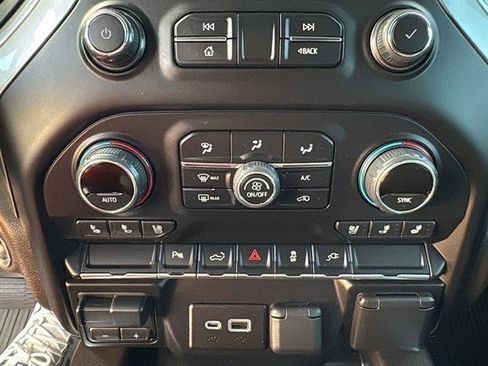 Used 2022 Chevrolet Silverado 2500 LTZ w/ LTZ Convenience Package image 19