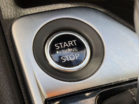 Used 2025 Nissan Sentra SV image 18