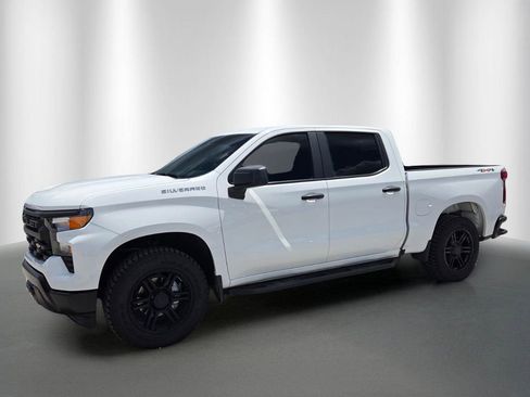 Used 2023 Chevrolet Silverado 1500 W/T w/ Trailering Package image 2