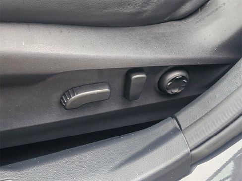 Used 2023 Subaru Outback Limited image 25