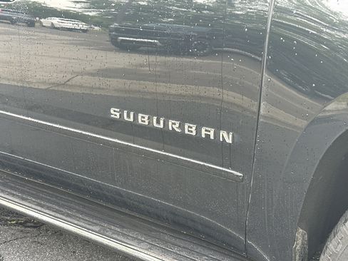 Used 2020 Chevrolet Suburban Premier AWD/4WD image 10