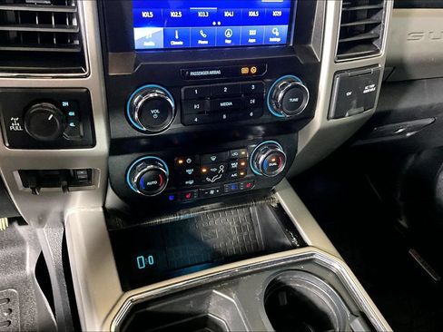 Used 2021 Ford F250 Lariat w/ Tremor Off-Road Package AWD/4WD image 25
