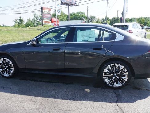 New 2027 BMW 530i xDrive w/ Premium Package AWD/4WD image 8