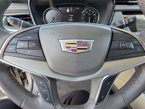 Used 2022 Cadillac XT5 Premium Luxury image 14