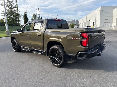 Used 2024 Chevrolet Colorado Z71 w/ Z71 Convenience Package 2 AWD/4WD image 7