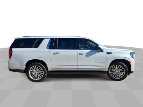Certified 2023 GMC Yukon XL Denali image 9