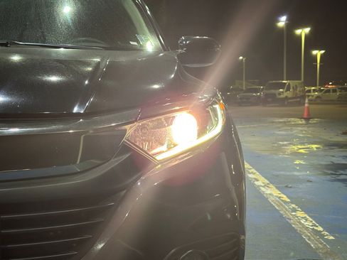 Used 2019 Honda HR-V EX image 10