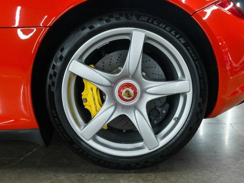Used 2005 Porsche Carrera GT RWD image 12