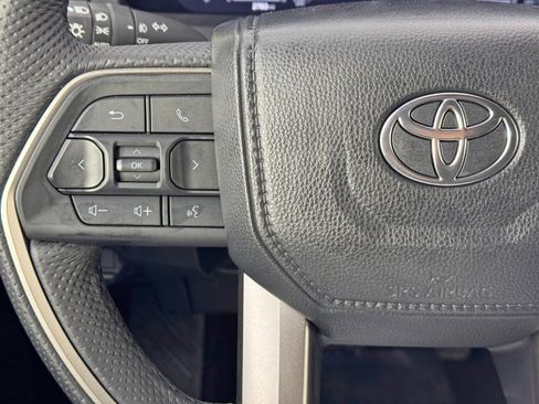 Used 2024 Toyota Tacoma TRD Off-Road image 19