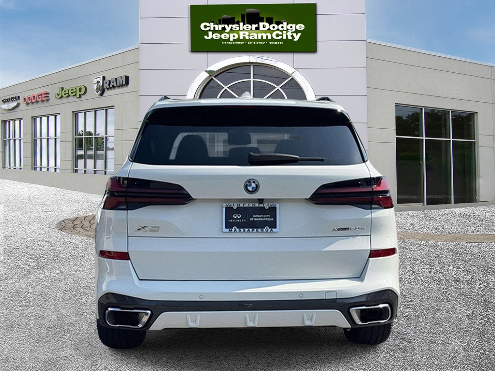 Used 2025 BMW X5 xDrive50e w/ M Sport Package AWD/4WD image 8