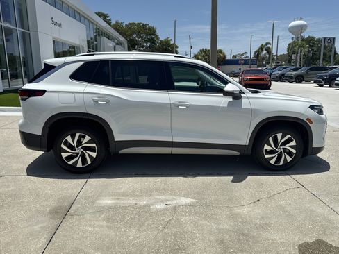 Used 2025 Volkswagen Tiguan S FWD image 3