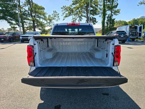 Used 2024 Chevrolet Colorado W/T w/ WT Convenience Package RWD image 23
