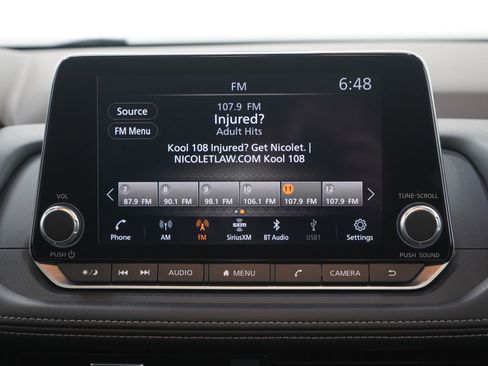 Used 2022 Nissan Rogue SV w/ SV Premium Package image 17