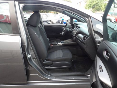 Used 2019 Nissan Leaf S w/ S Charge Package FWD image 6