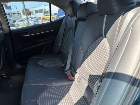 Used 2019 Toyota Camry SE FWD image 19