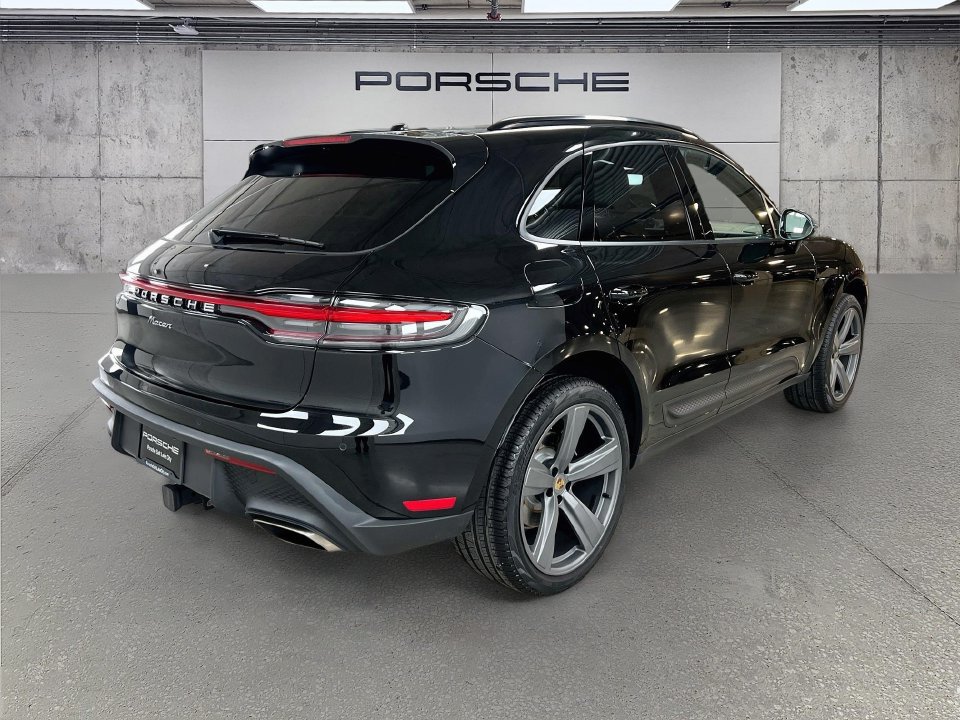 Certified 2026 Porsche Macan AWD/4WD image 9