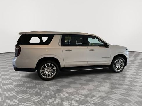 New 2025 Chevrolet Suburban Premier image 12