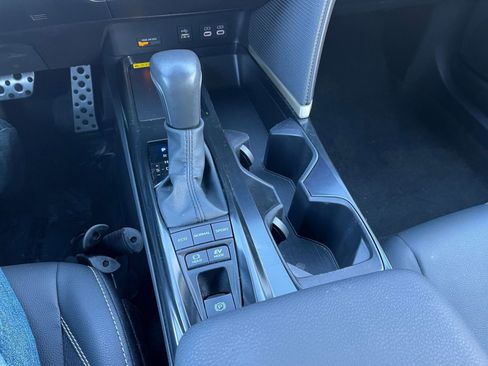 Used 2025 Toyota Camry SE image 39