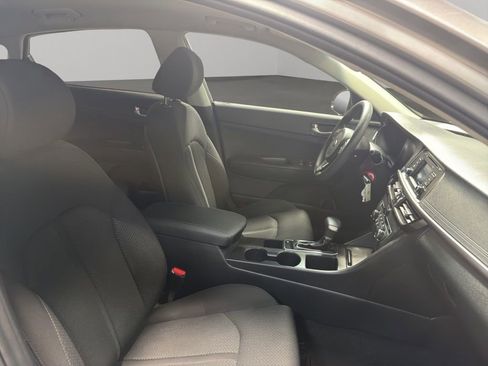 Used 2017 Kia Optima LX FWD image 17
