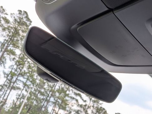 Used 2025 Porsche Macan Electric RWD image 18