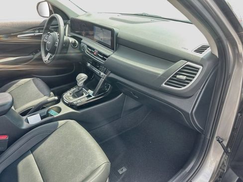 Certified 2025 Kia Seltos EX FWD image 28