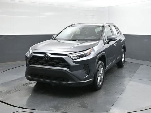Used 2024 Toyota RAV4 XLE FWD image 32