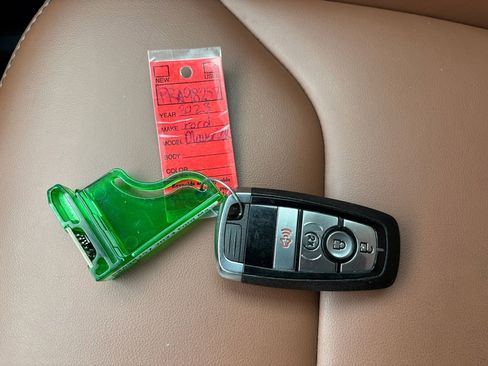 Used 2023 Ford Maverick Lariat w/ Lariat Luxury Package image 32