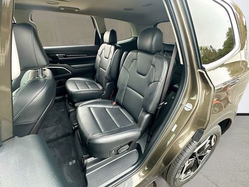 Used 2025 Kia Telluride S image 25
