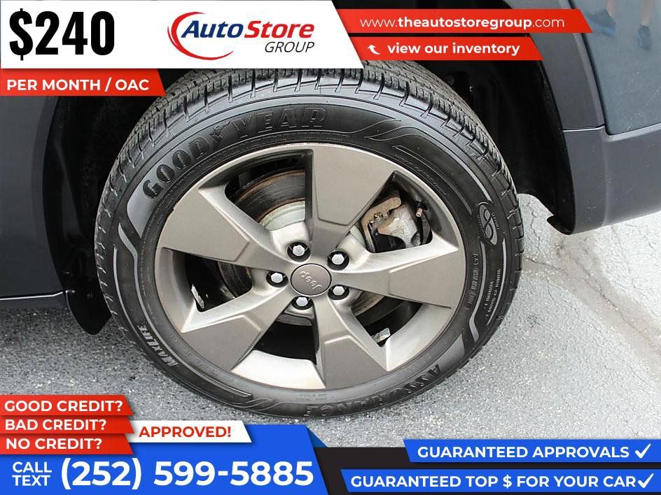 Used 2017 Jeep Cherokee 75th Anniversary FWD image 11