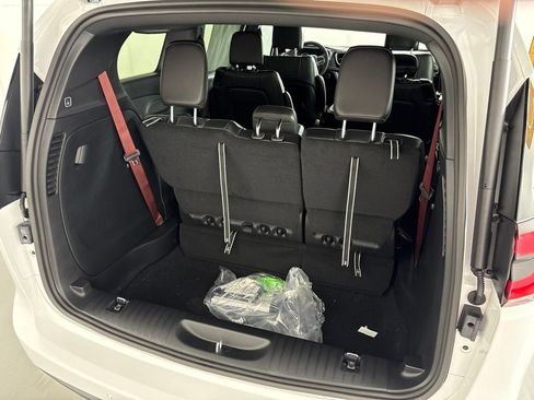 New 2027 Chrysler Pacifica Select FWD image 21