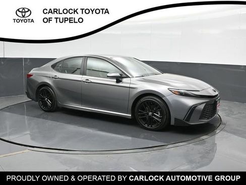 Used 2025 Toyota Camry SE w/ Convenience Package image 6